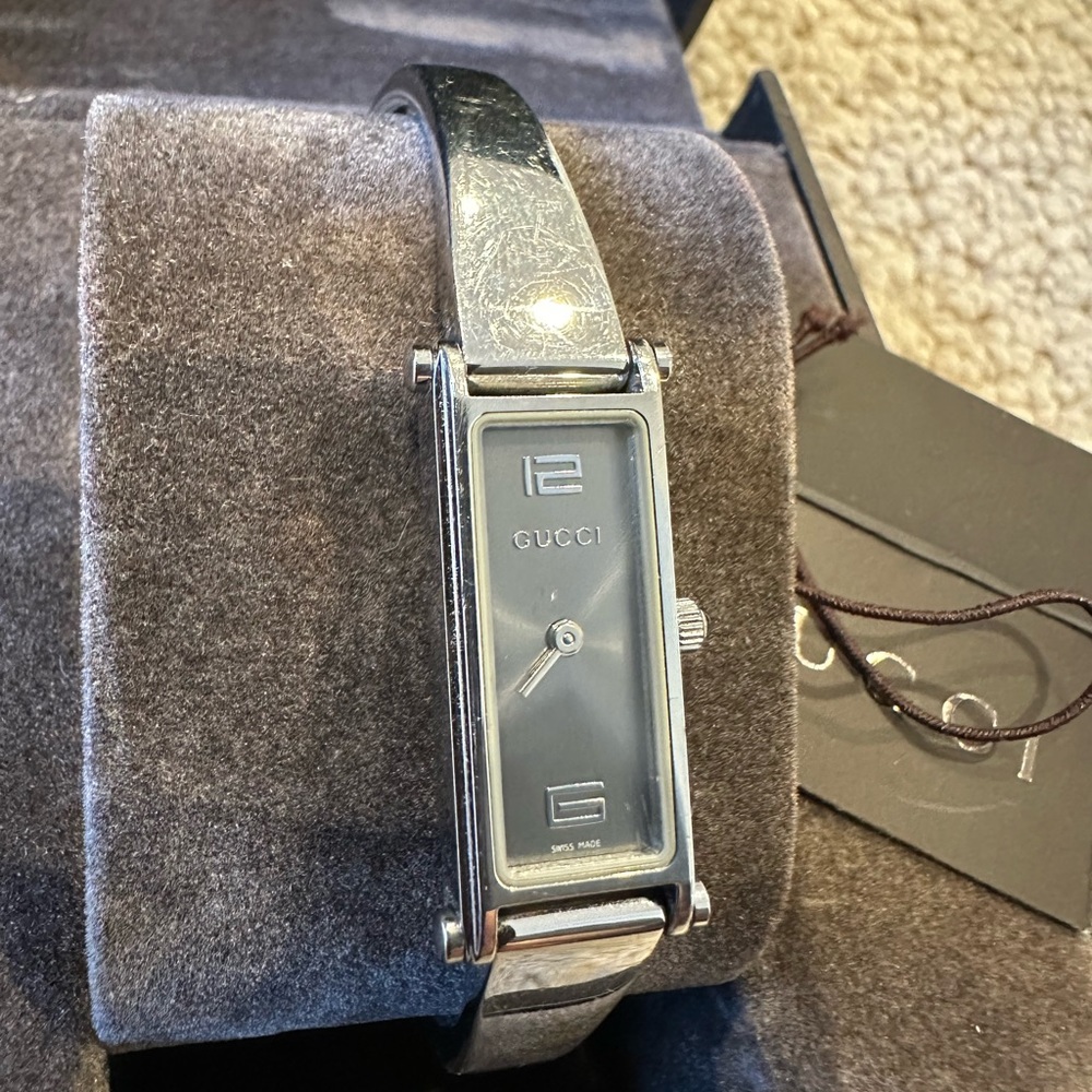 Gucci GUCCI bangle watch 1500L quartz ladies